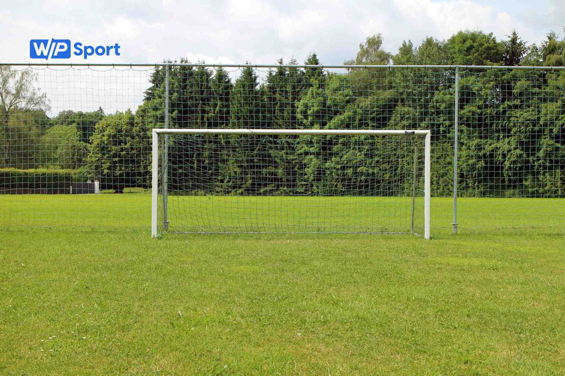 Com'è fatta una porta di calcio: materiali, misure, colori