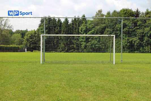 Com'è fatta una porta di calcio: materiali, misure, colori