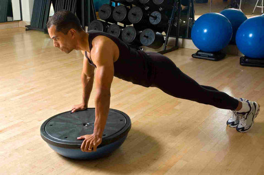 La semisfera instabile per gli esercizi in palestra: cos'è, a che cosa serve, com'è fatta